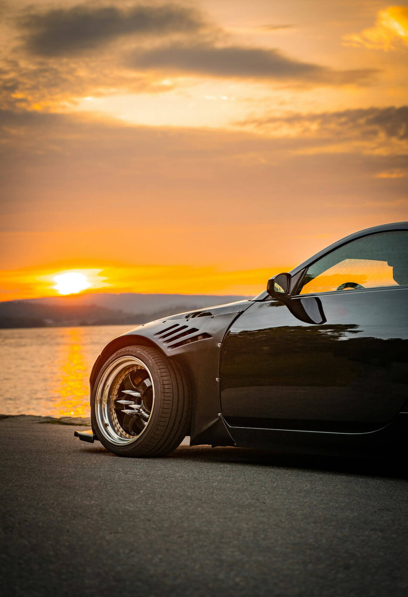 the black car